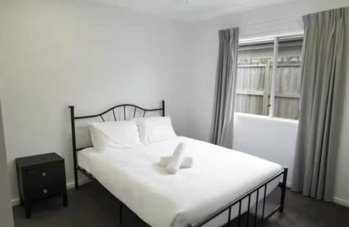Plainland House | Leafy Plainland Living Spacious 4-Bedroom Retrea