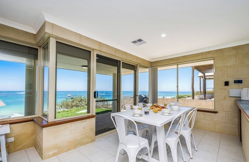 Ledge Point House | Ledge on the Beach - Nestled right by the water.