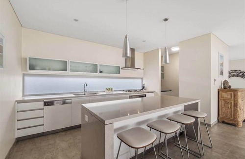 Quindalup House | Leeuwin House—Spacious Seaside Living for Groups