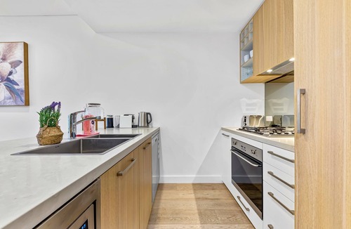 Leichhardt Apartment | Leichhardt Luxury Green 2 Bed Apt w/free parking