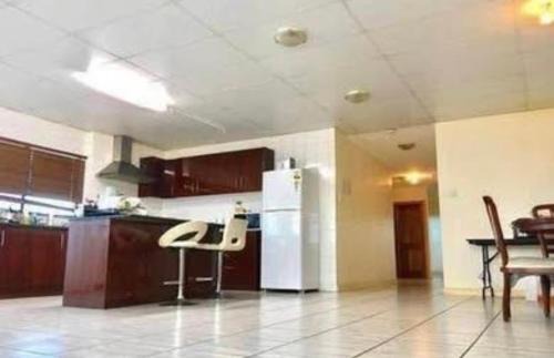 Rosewater House | Less pay for master room