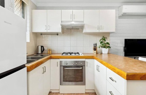 Wembley Apartment | Light and Bright Apartment