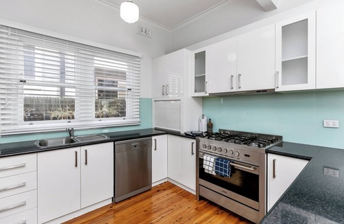 Turvey Park House | Light filled and spacious home in a central location