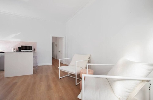 Croydon Apartment | Light-Filled Designer Apartment in Croydon