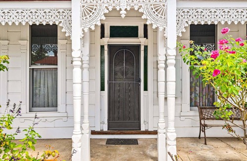 Brunswick House | Light-Filled House Close to Cafés and Parks