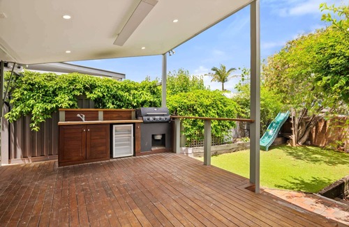 Brunswick House | Light-Filled House Close to Cafés and Parks