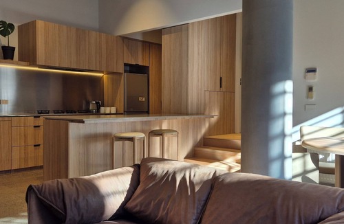 North Melbourne House | Light filled inner city warehouse stay