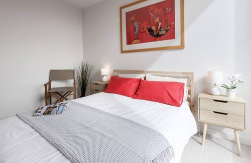 Windsor Apartment | Light Filled Modern Escape in a Prime Location