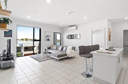 Lightsview Apartment | Lightview Oasis- Modern 2BR Apt- WiFi & Parking