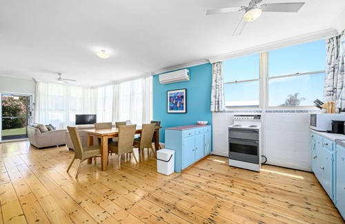 Goolwa Beach House | Lil Blue Surf Shack—A Playful Coastal Hideaway