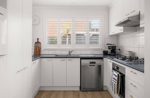 Aspendale House | Lilly Belle - double-storey townhouse