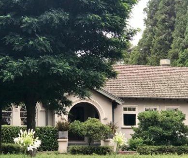 Burradoo Hotel | Links House