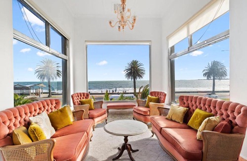 Middle Park Apartment | Lisieux By Ready Set Stay