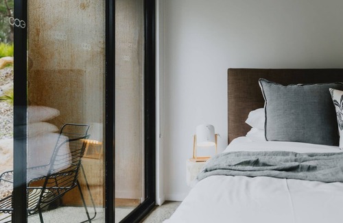 Hepburn Springs House | Lithic House-beautiful bush setting