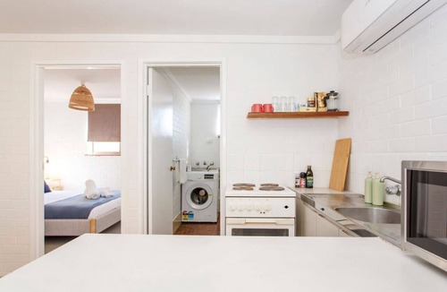 Hillarys Cottage | Little Haven Hillarys