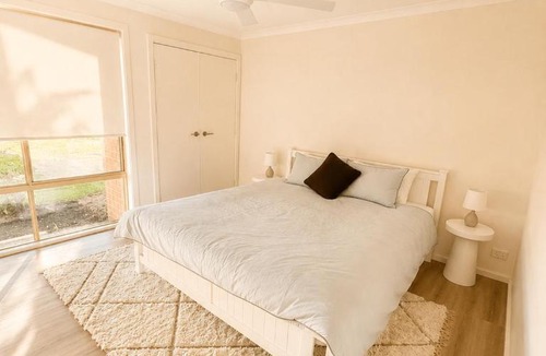 Castletown House | Little Luxe Castletown - King bed - Gated yard