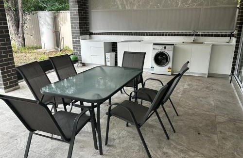 Belmore Apartment | Little oasis master suit