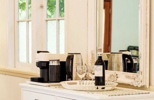 Maleny Cottage | Little White Chapel Boutique B&B Maleny