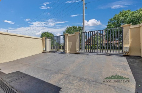 Echuca House | Llewoh on Crofton