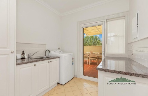 Echuca House | Llewoh on Crofton