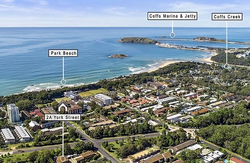 Coffs Harbour Apartment | Located just 600 beach, Coffs Mediterranean Villa 4 is a spacious one bedroom apartment