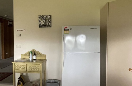Mansfield House | Location Location - 5 minutes walk to shops, restaurants and cafes.