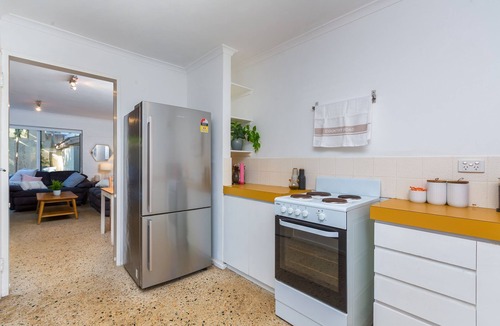 Mosman Park House | Location, location, location! Mosman Park Townhouse with a sunny courtyard!