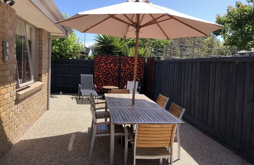 Rye Villa | Location Location Rye - (Beachfront accommodation)