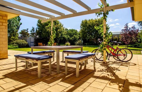 Tanunda House | `Lochnagar Barossa` - 3 En-suites - Walking distance to wineries