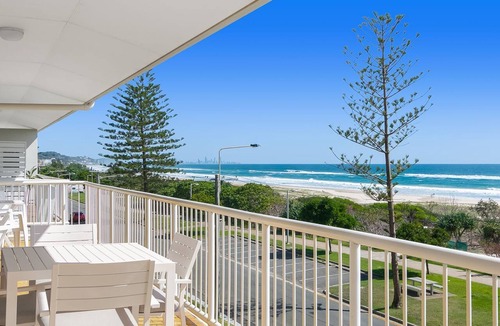 Bilinga Apartment | Longbeach 11 - Bilinga/North Kirra Beachfront