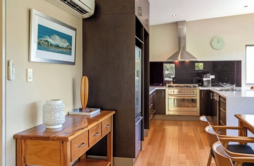 Yallingup House | Longboard House Minutes from Yallingup Beach
