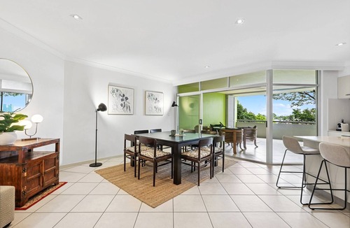 Greenslopes Apartment | Lovely 3-Bed with Alfresco Dining