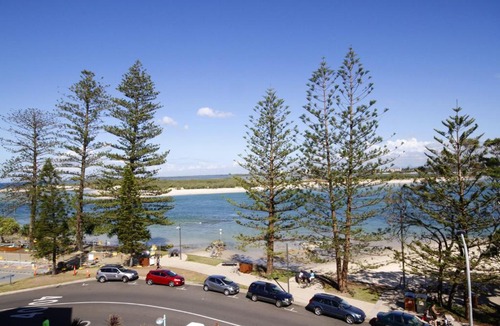 Caloundra Apartment | Lowanna Unit 10 24 Bulcock Beach Esplanade Bulcock Beach