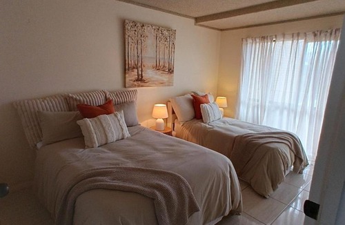 Caloundra Apartment | Lowanna Unit 10 24 Bulcock Beach Esplanade Bulcock Beach