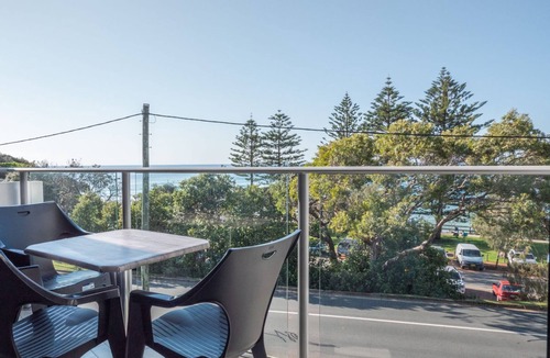 Caloundra Apartment | Luanda Unit 7, 7a Bulcock Beach Esp, Bulcock Beach