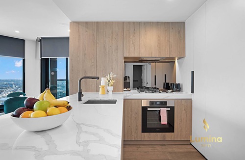 Melbourne Central Business District Apartment | Lumina Suites