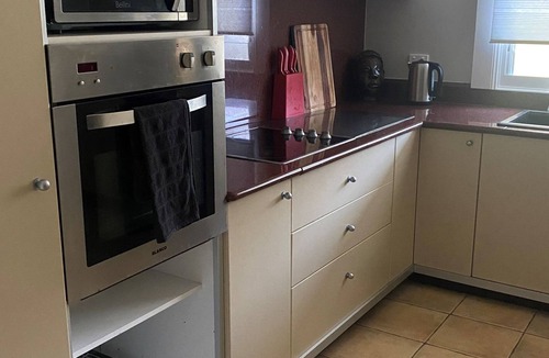 Elizabeth Beach House | Lush Beach Retreat just minutes walk from beautiful beaches
