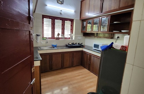 Maradu House | Lush green 4BHK Fully furnished house with AC in master bedroom, hot water