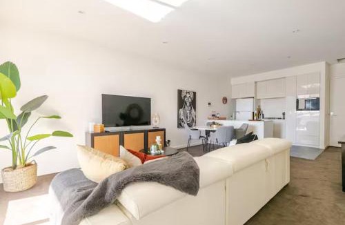 Adelaide Central Business District Apartment | Lux 2BR Apt on Hindmarsh SQ-Pool-Gym-Parking