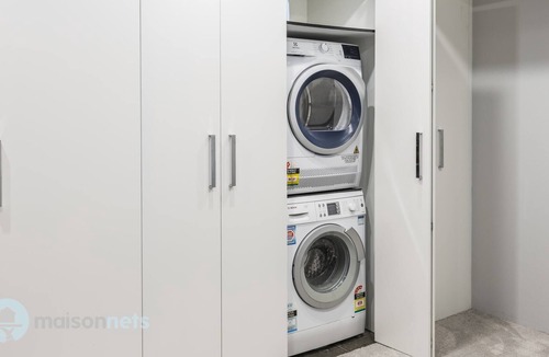 Kings Cross Apartment | Luxe 3 Bed 3 Bath Executive Rushcutters Bay Apt