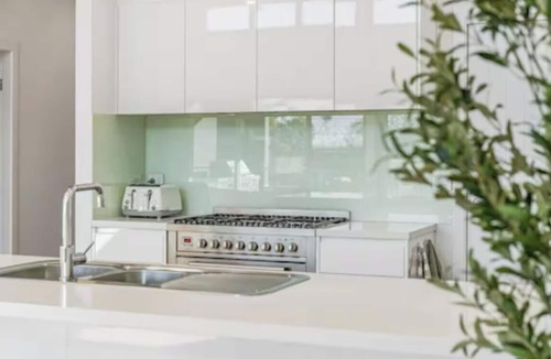 Crescent Head Apartment | Luxe Coastal Escape. Walk to beach, cafe and shops.