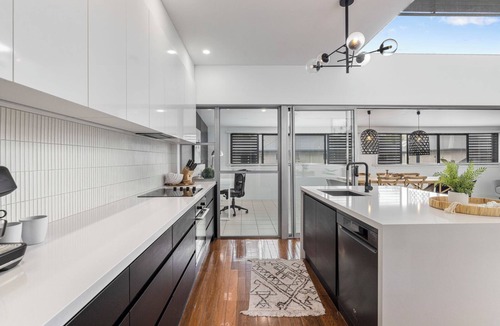 Coffs Harbour Apartment | Luxe Jetty Apartment Walk to Beach, Restaurants