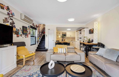 Northbridge House | Luxe Northbridge Townhouse: 3 Bed, 2 Bath, Pool & Free PRK
