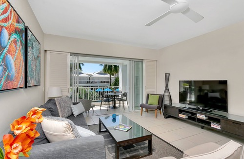Palm Cove Apartment | Luxurious 2.5 Bed APT with Fab Beach Club Resort Views