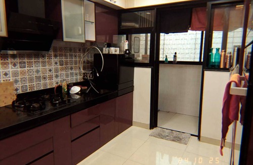 Nanded House | Luxurious 2-bedroom flat, 5 sitter Recliner sofa, WiFi, modern amenities in Pune