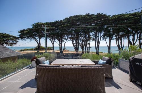 St Leonards House | Luxurious 4 Bedroom House with Stunning Beach view in St Leonards