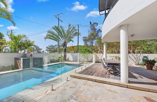 Currumbin House | Luxurious Beachside Oasis with Ocean Views | Pool