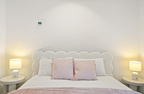 Melbourne Central Business District Apartment | Luxurious charming 2b apartment and Breathtaking views