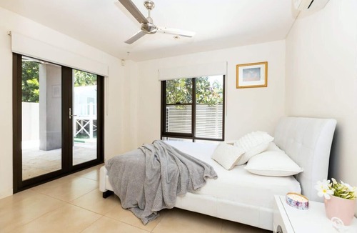 Cable Beach House | Luxurious Executive 6 Bedroom Family Home in Cable Beach