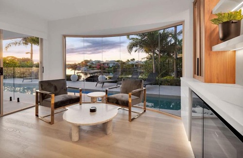 Noosaville House | Luxurious impeccably styled waterfront Noosa home